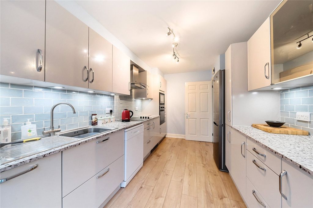 Property photo 2 of 20 Picture No. 07