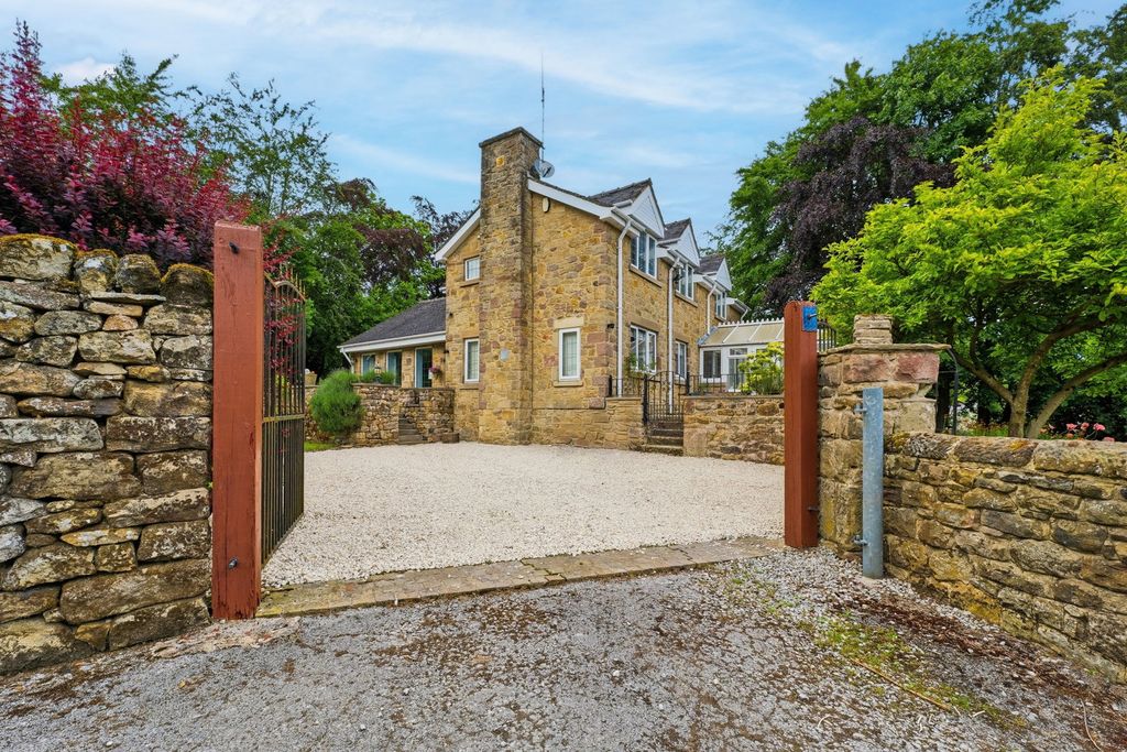 Property photo 3 of 49