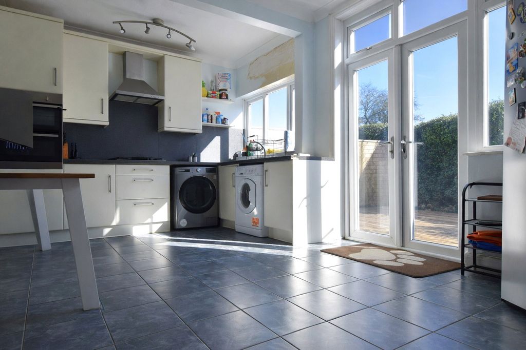 Property photo 2 of 8 Picture No. 06
