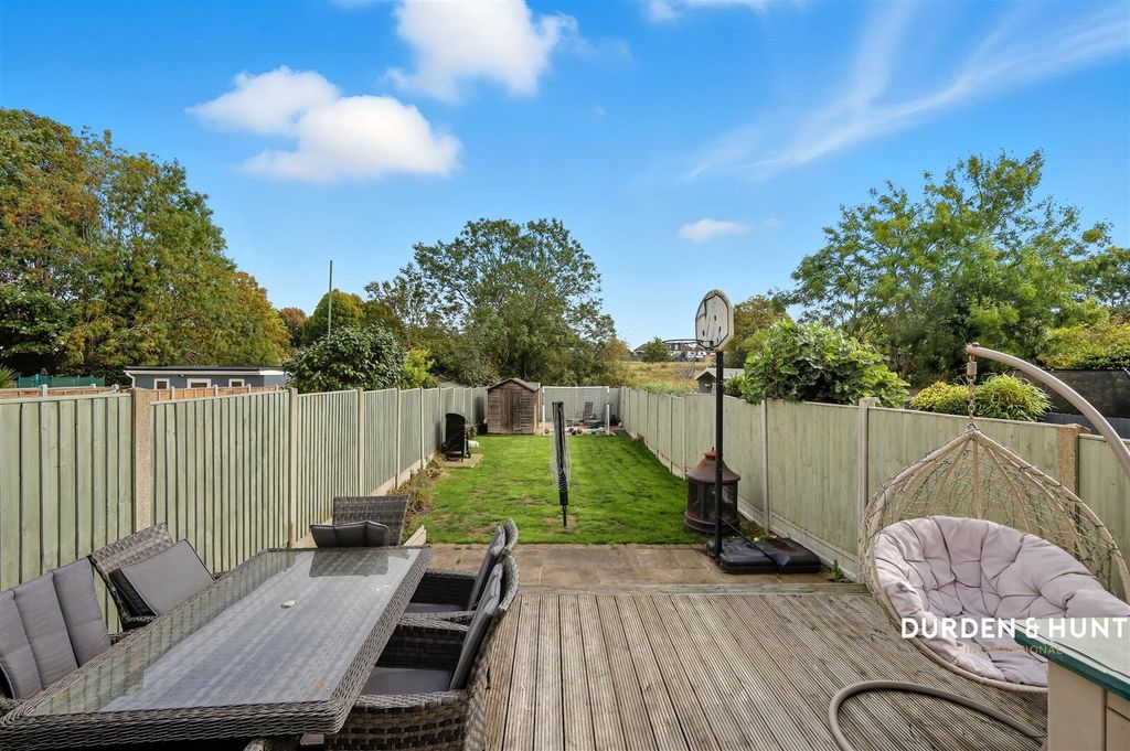 Property photo 3 of 27 Northumberland Avenue