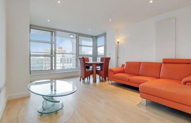 Property photo 3 of 11