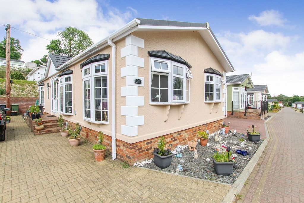 Property photo 1 of 20