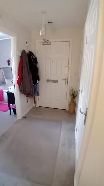 Property photo 2 of 18 Hallway (2).Jpg