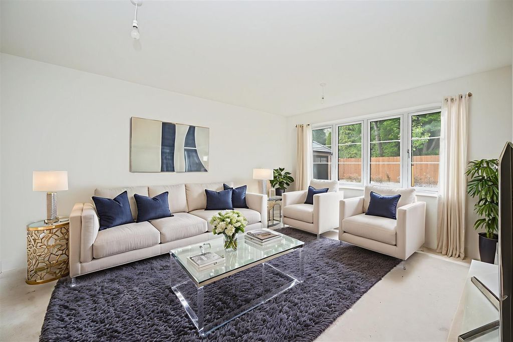 Property photo 3 of 19 l5 - Living Room - Modern - 12.Jpg