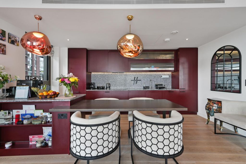 Property photo 2 of 25