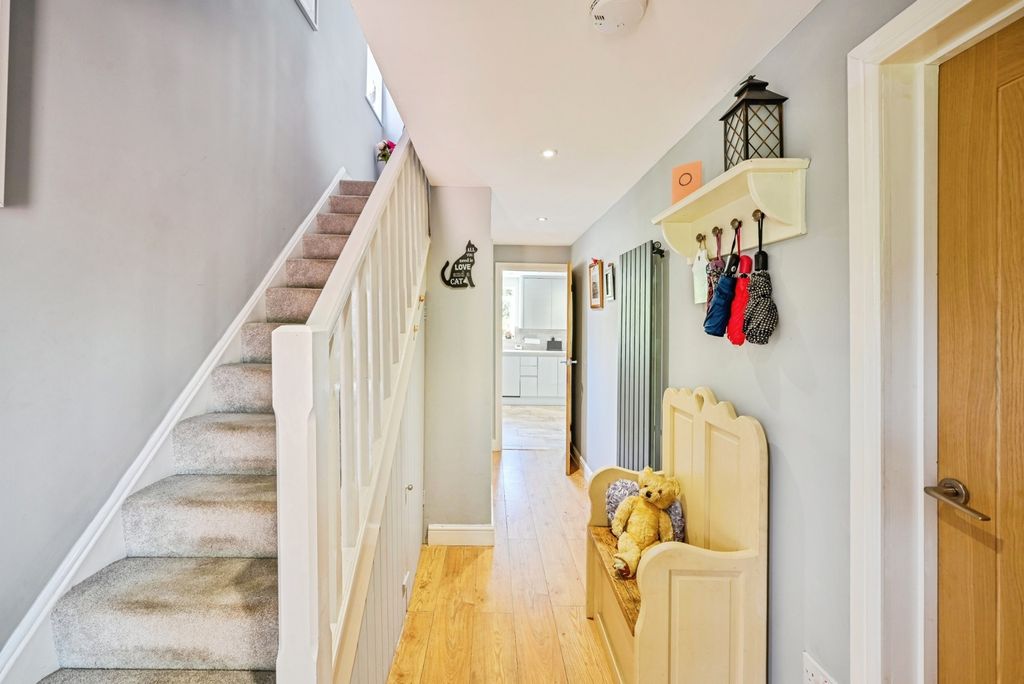 Property photo 2 of 17 Photo