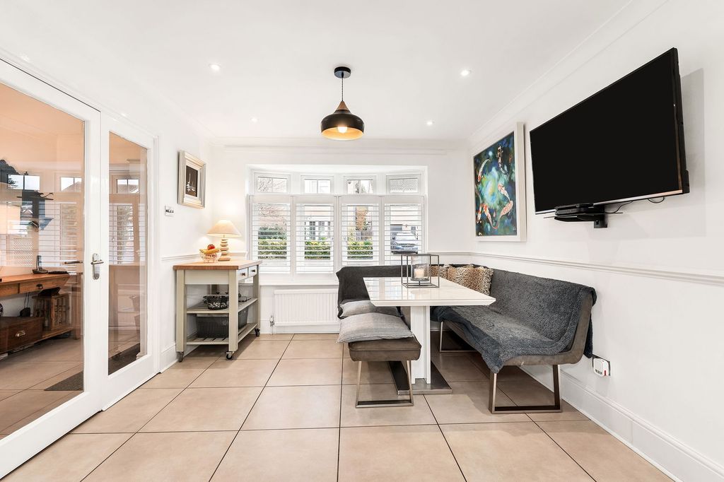 Property photo 3 of 18