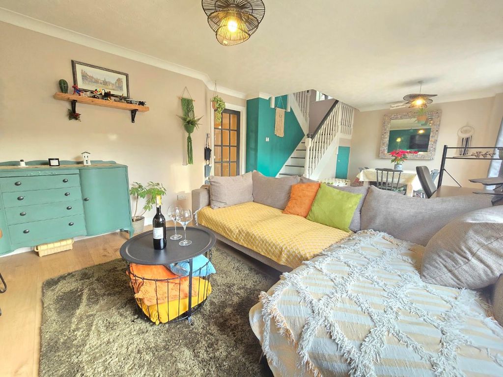 Property photo 2 of 28 Living Room