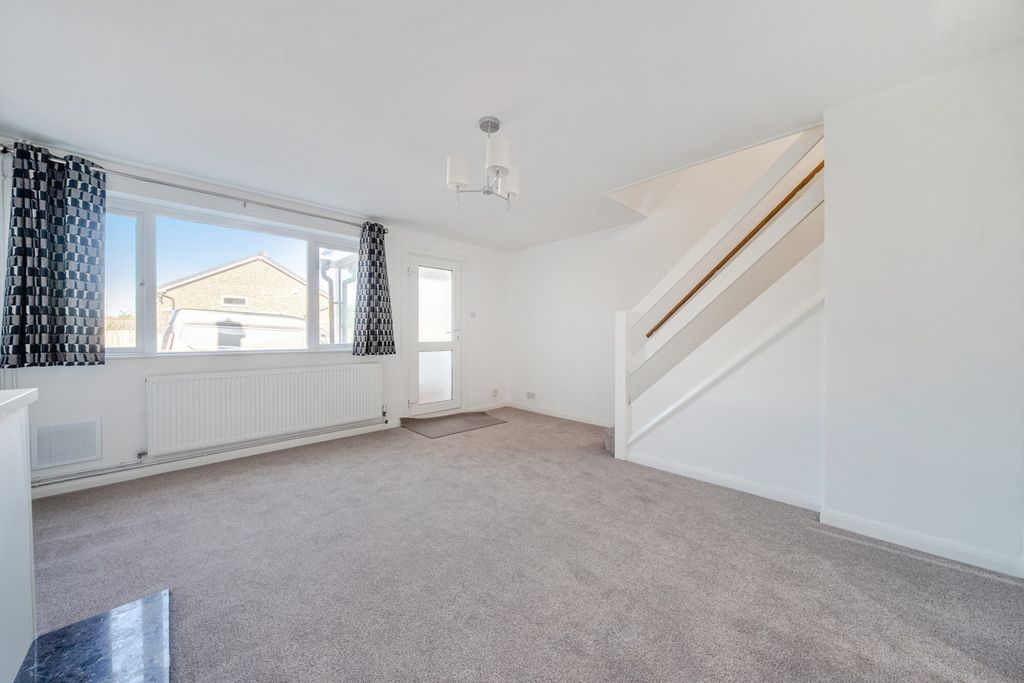 Property photo 3 of 18 Room