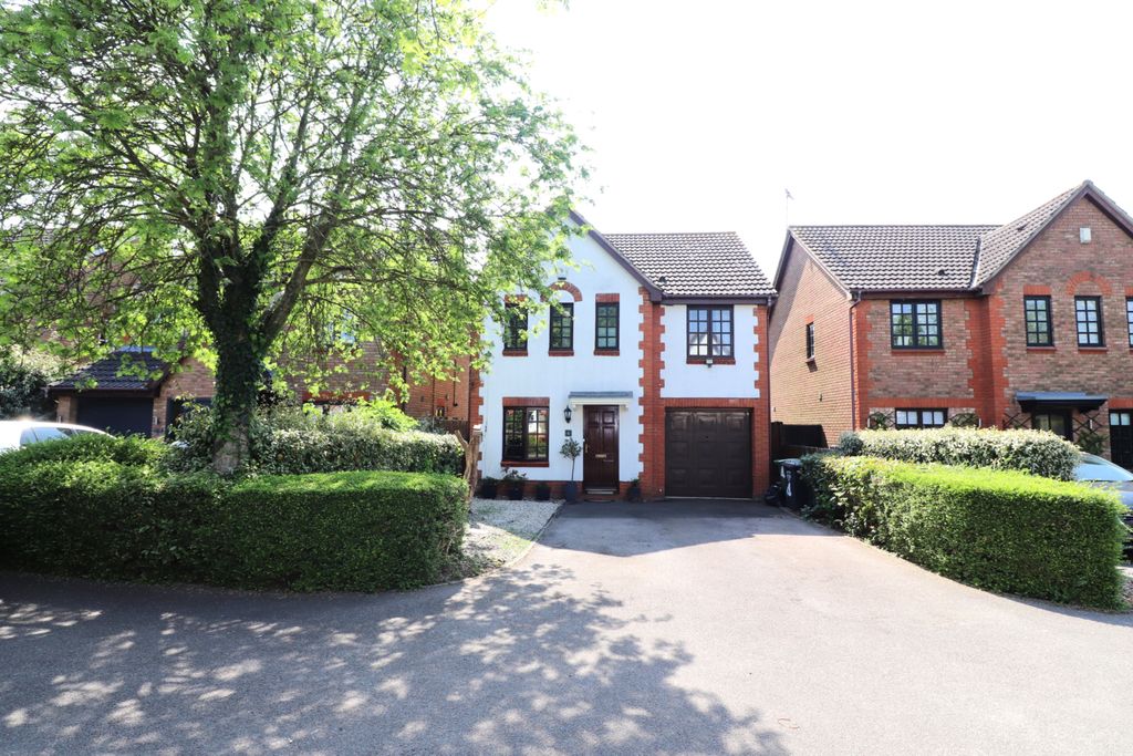 Property photo 1 of 32