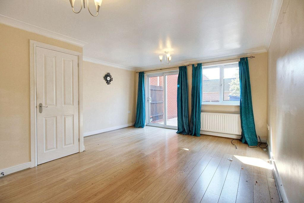 Property photo 2 of 14