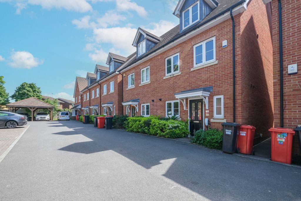 Property photo 1 of 21