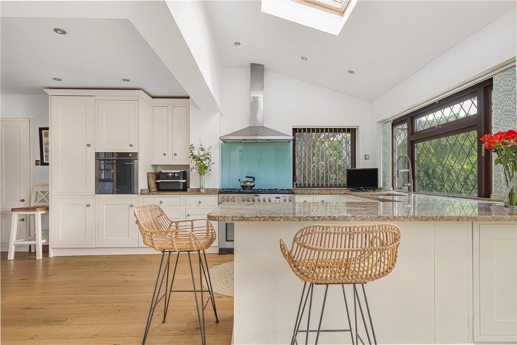 Property photo 3 of 30 Picture No. 20