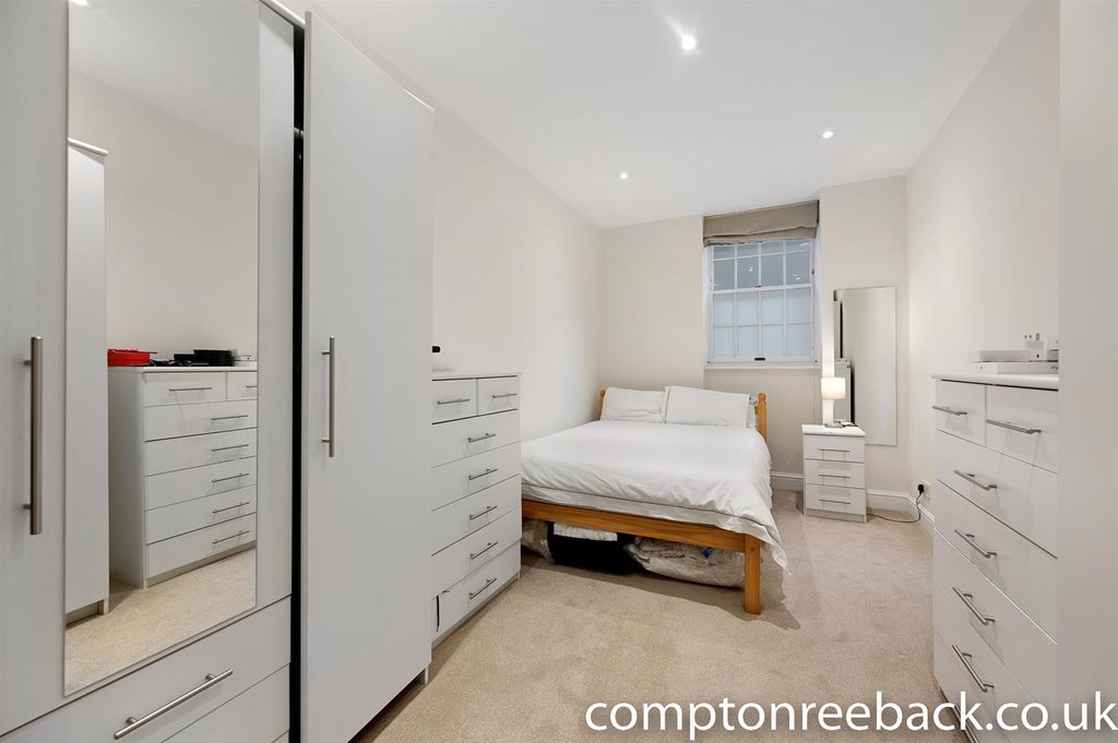 Property photo 3 of 10 Cr - 89 South Lodge - Bedroom 2.Jpg