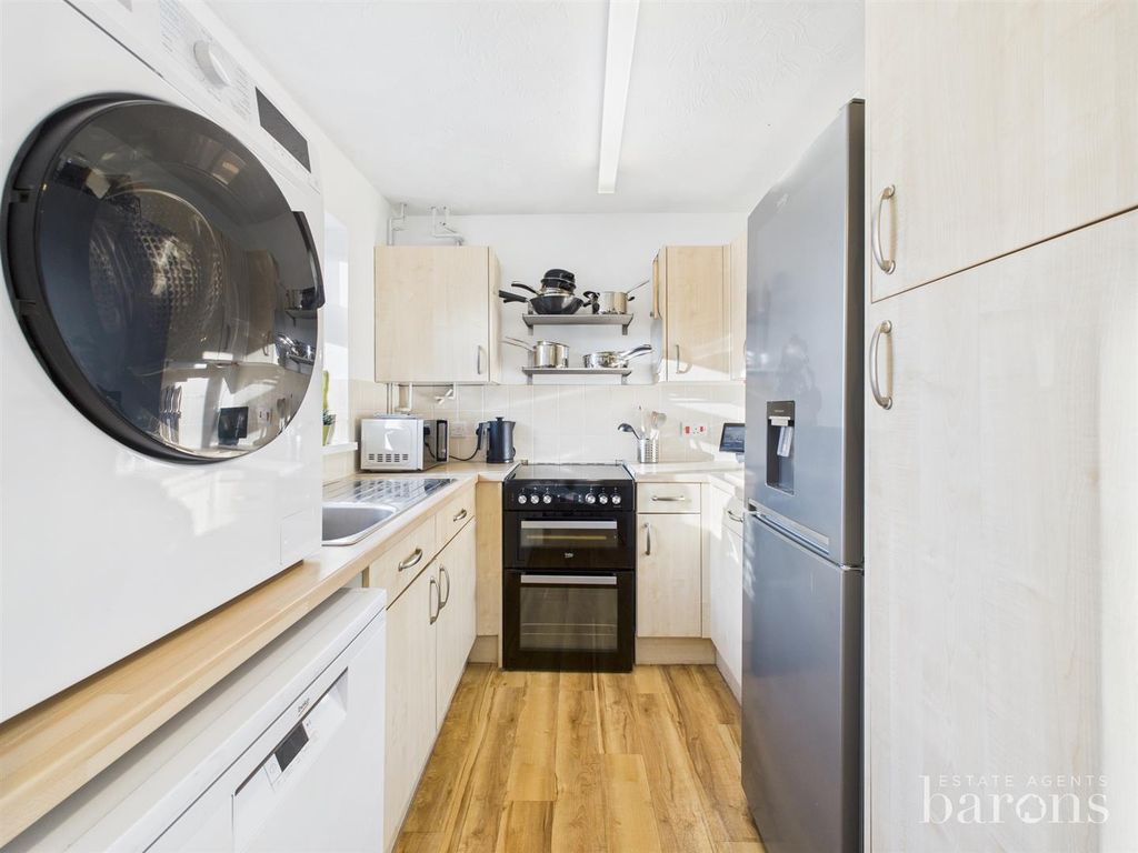 Property photo 3 of 17 Cam05500G0-Pr0111-Still001.Jpg