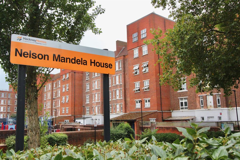 Property photo 2 of 13 Nelson Mandela House, N16