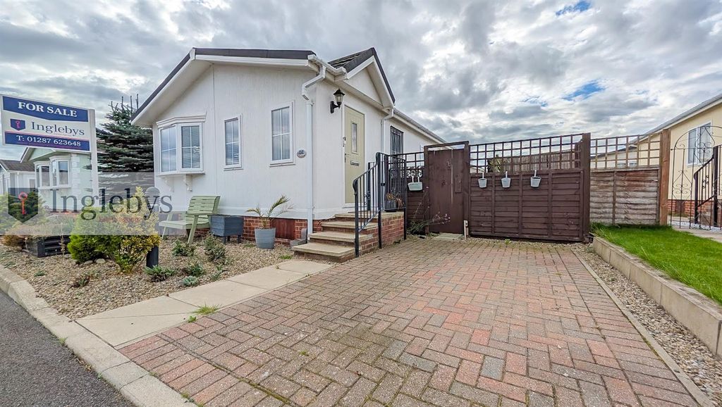Property photo 1 of 28