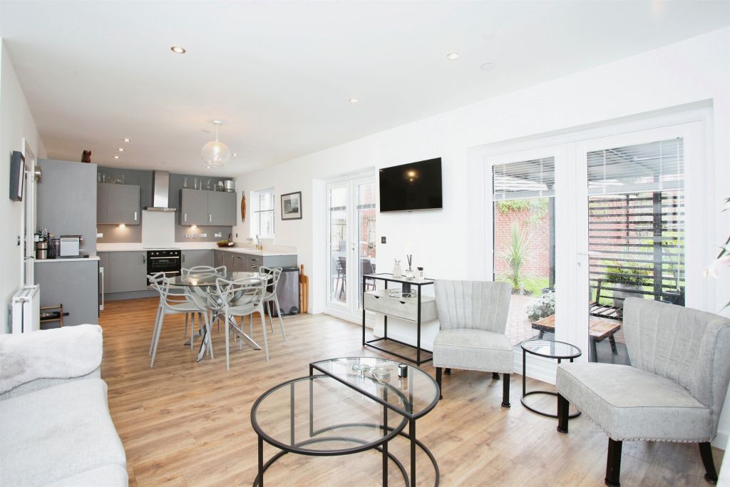 Property photo 3 of 17