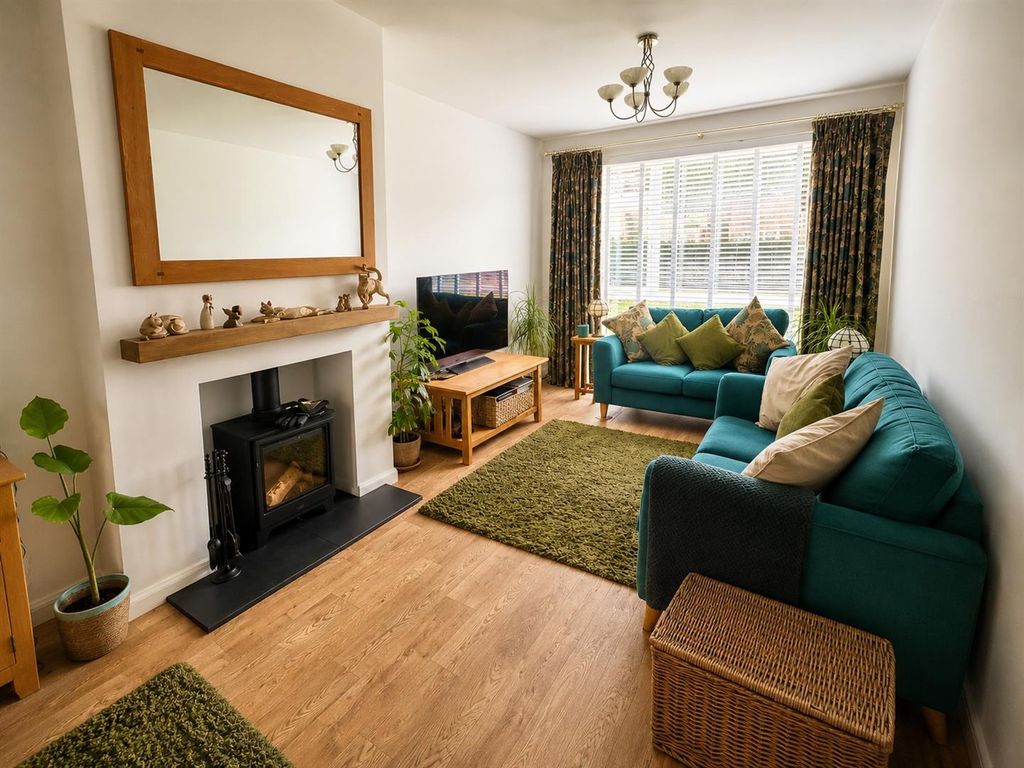 Property photo 3 of 18 2789F222-De8A-47F9-A97C-D69Ab430A058.Jpg