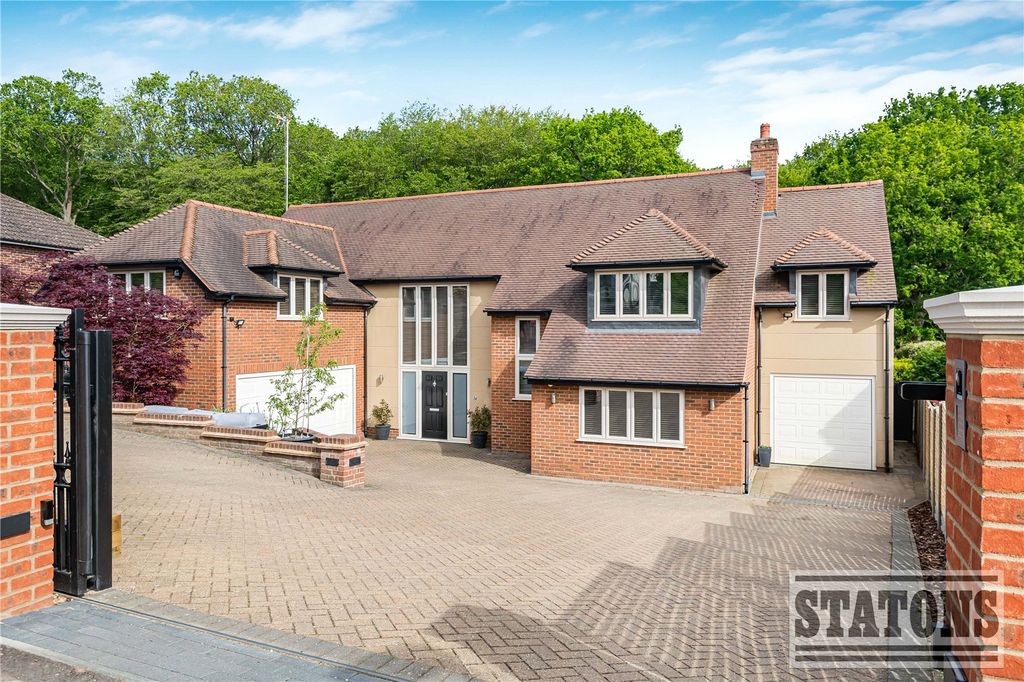 Property photo 1 of 27 Picture No. 15
