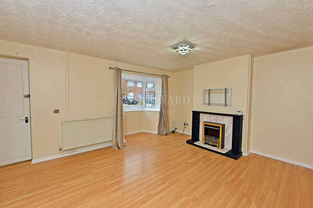 Property photo 3 of 19 Living/Dining Room