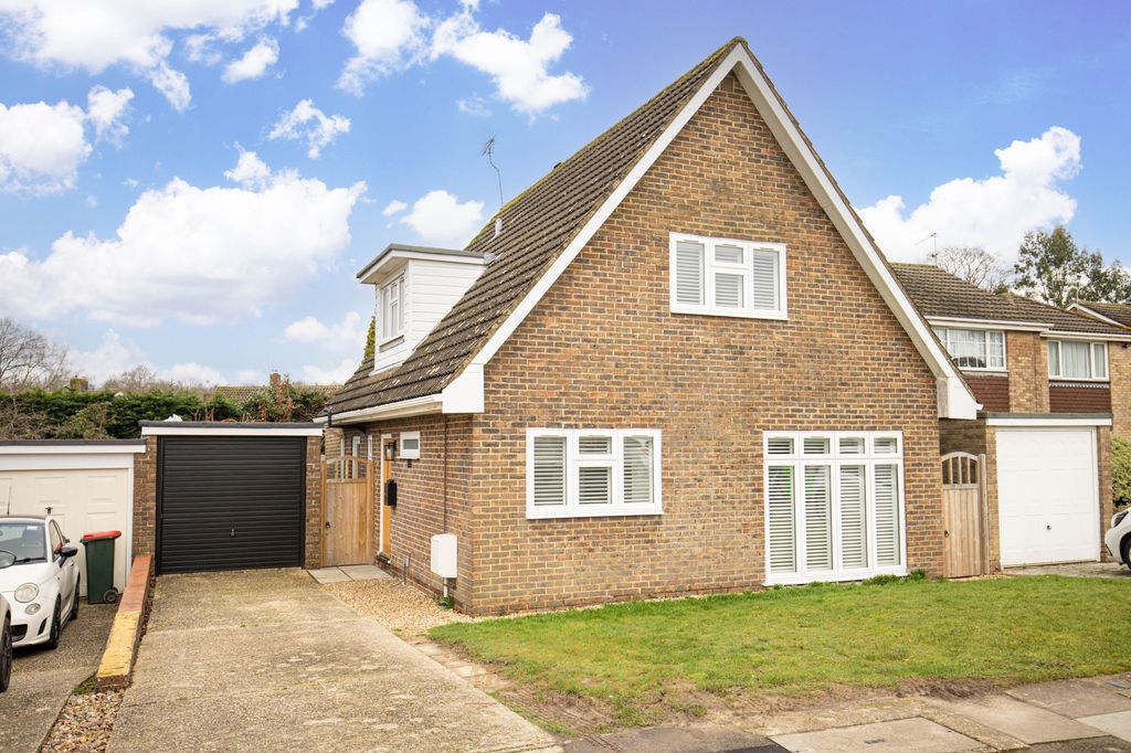 Property photo 1 of 32