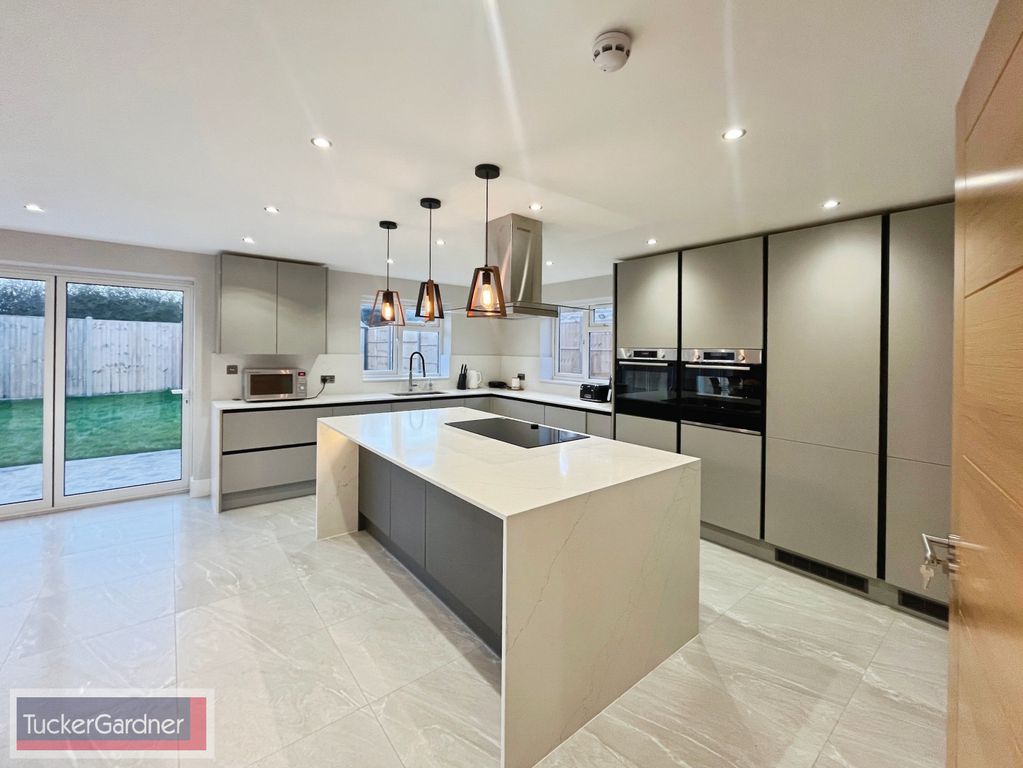 Property photo 2 of 21