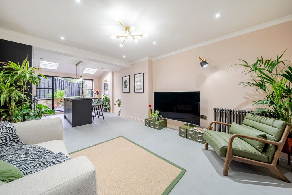 Property photo 3 of 29 Picture No. 25