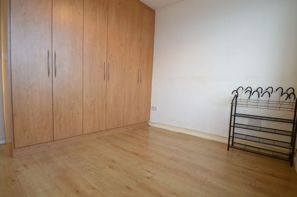 Property photo 2 of 5 Bedroom