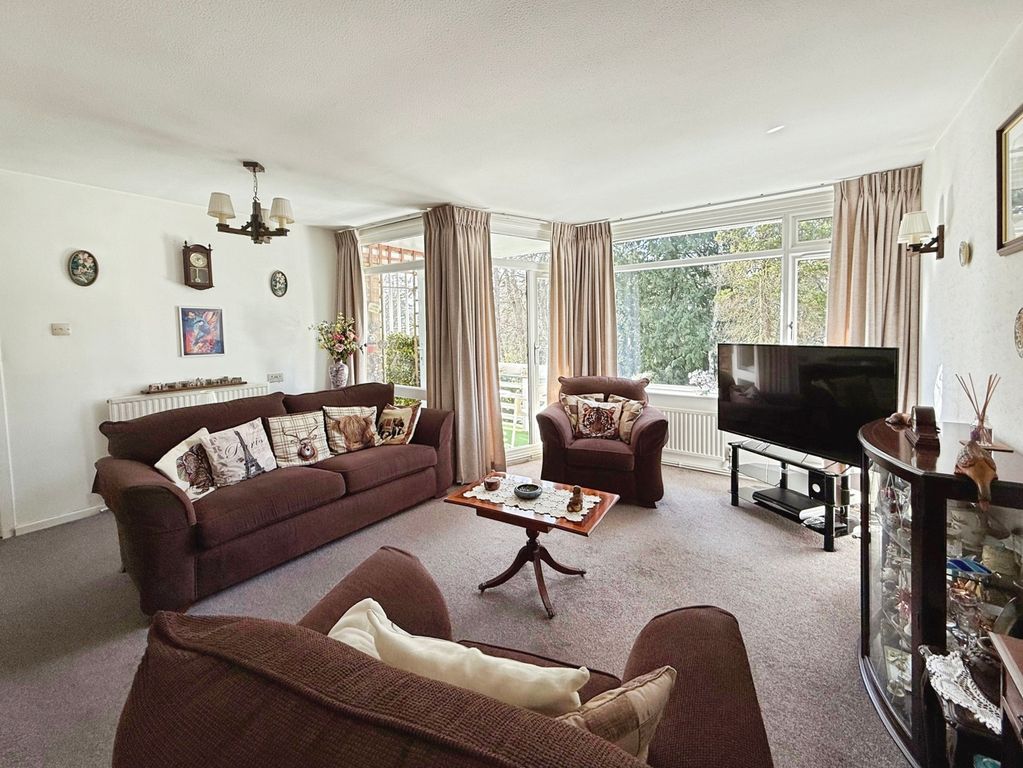 Property photo 2 of 15 Pbox-Img.Jpeg