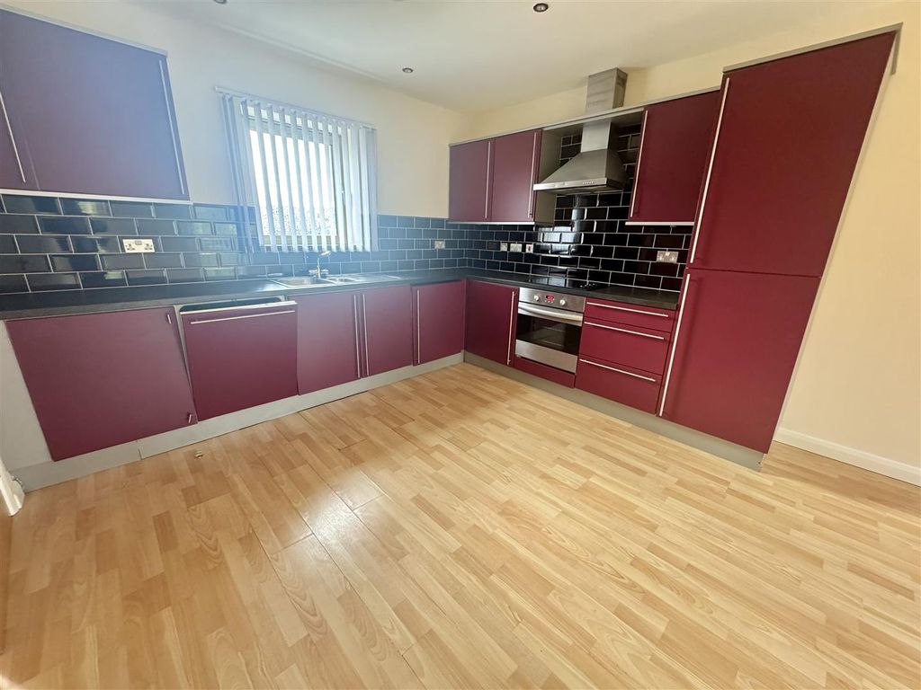 Property photo 2 of 7 Tempimageeqphoq.Jpg