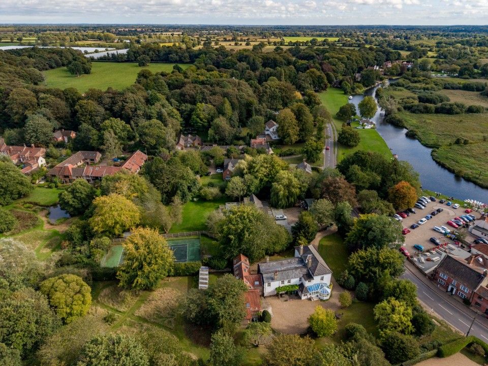 Property photo 1 of 37