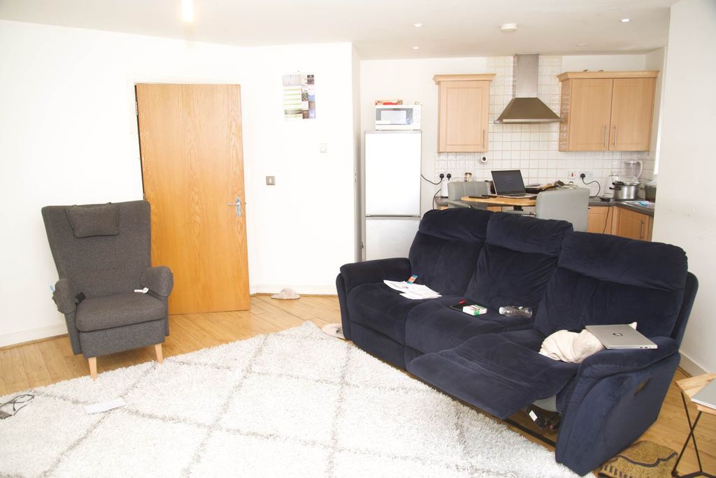 Property photo 2 of 11