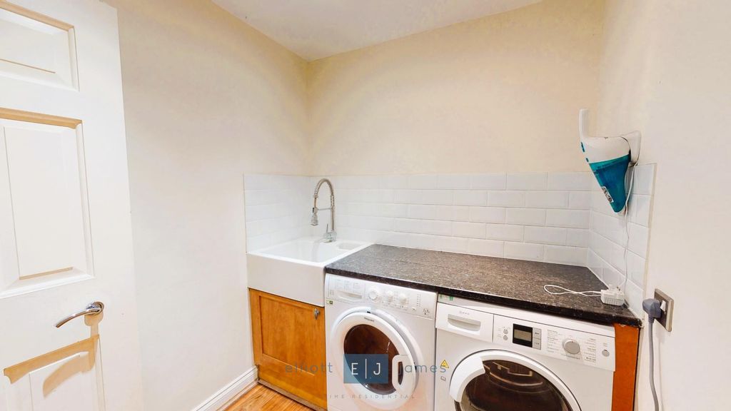 Additional image 15 of 4 bed flat to rentHill Hall, Theydon Mount, Epping CM16