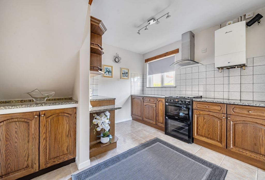 Property photo 3 of 19 1358006-14-68d55F...