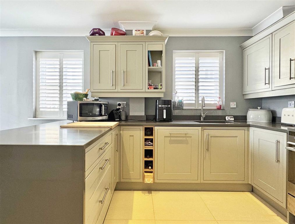 Property photo 3 of 28 Kitchen B.Jpg