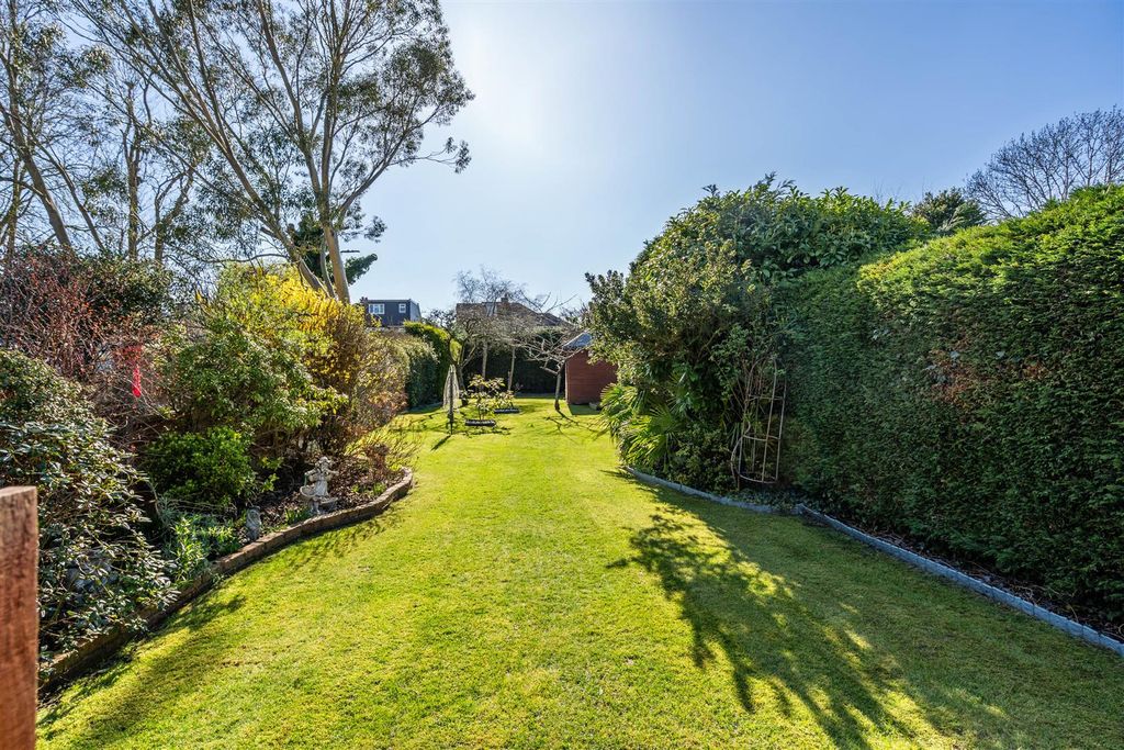 Property photo 2 of 18 134 Ulverley Green Road_25.Jpg