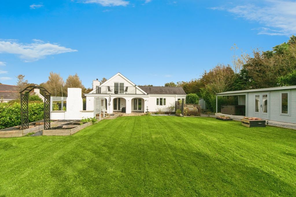 Property photo 1 of 28 1