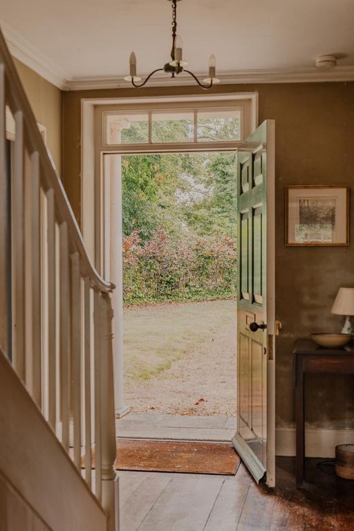 Property photo 3 of 32