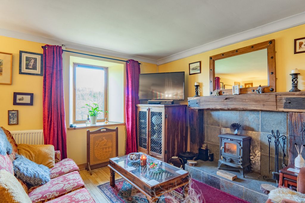 Property photo 2 of 42