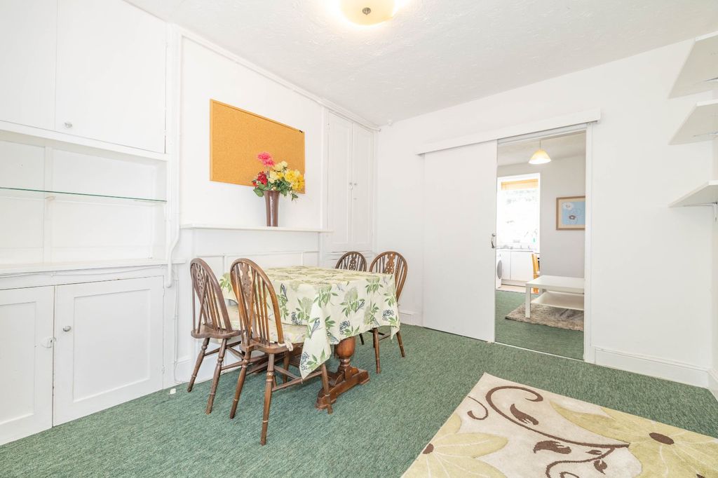 Property photo 2 of 17 Picture 2