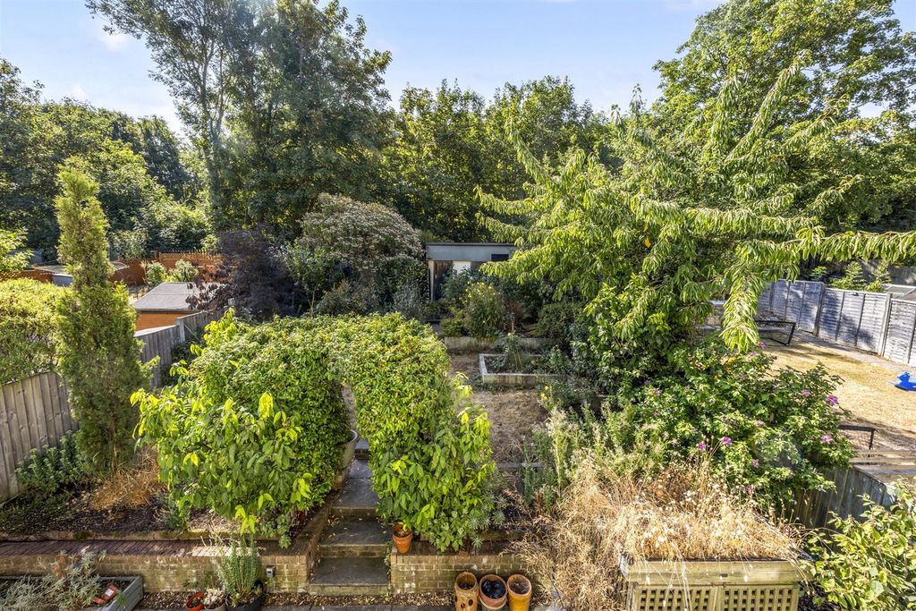 Property photo 3 of 15 Garden
