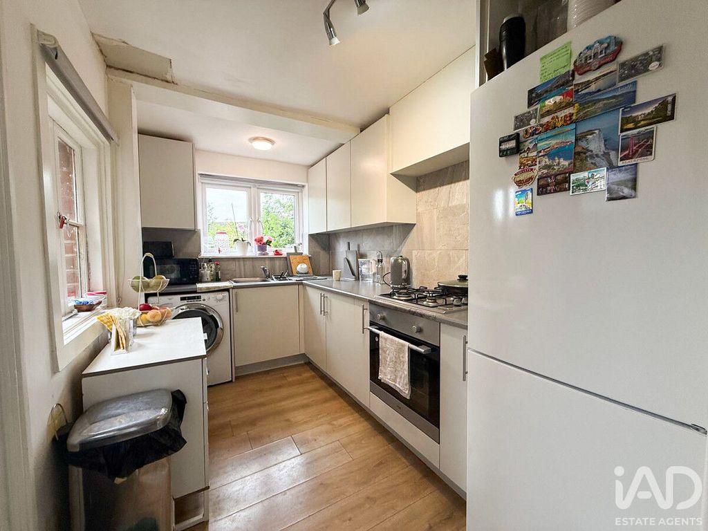 Property photo 2 of 9