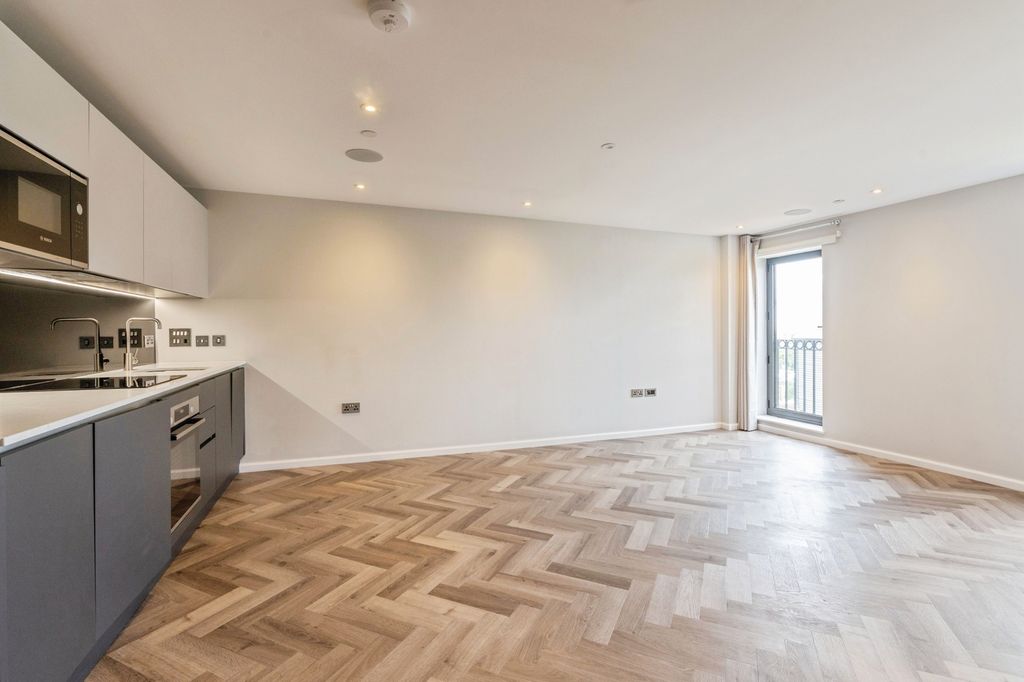 Property photo 1 of 11 Open Plan Area