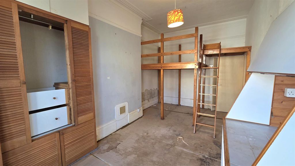 Property photo 2 of 10 Studio Room