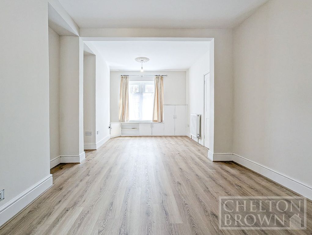 Property photo 3 of 32 Living/Dining Room