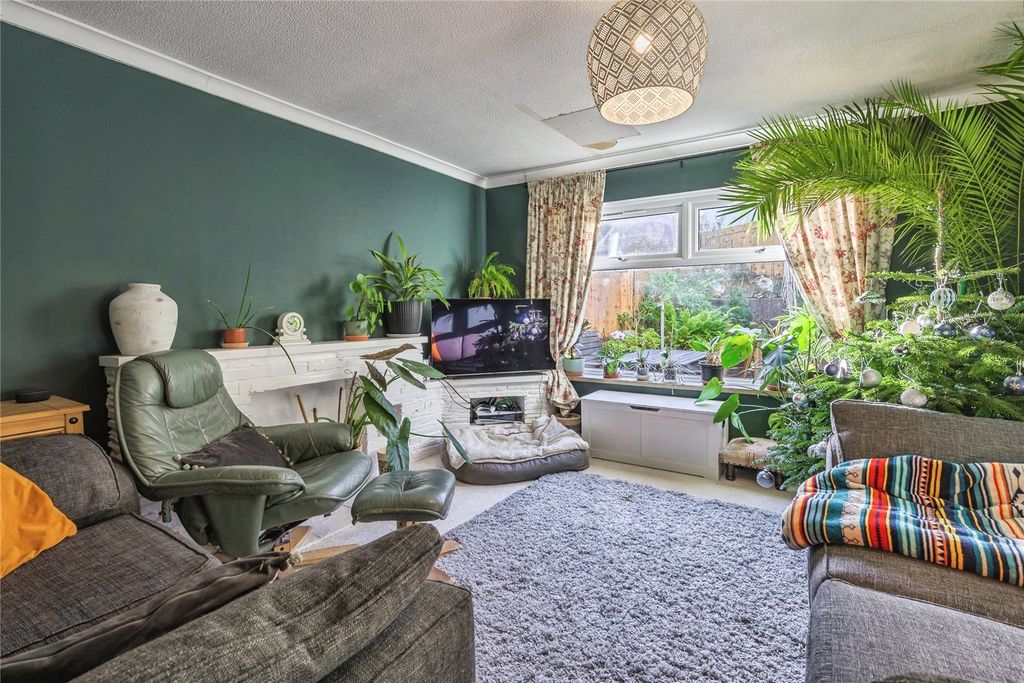 Property photo 2 of 19 Picture No. 21