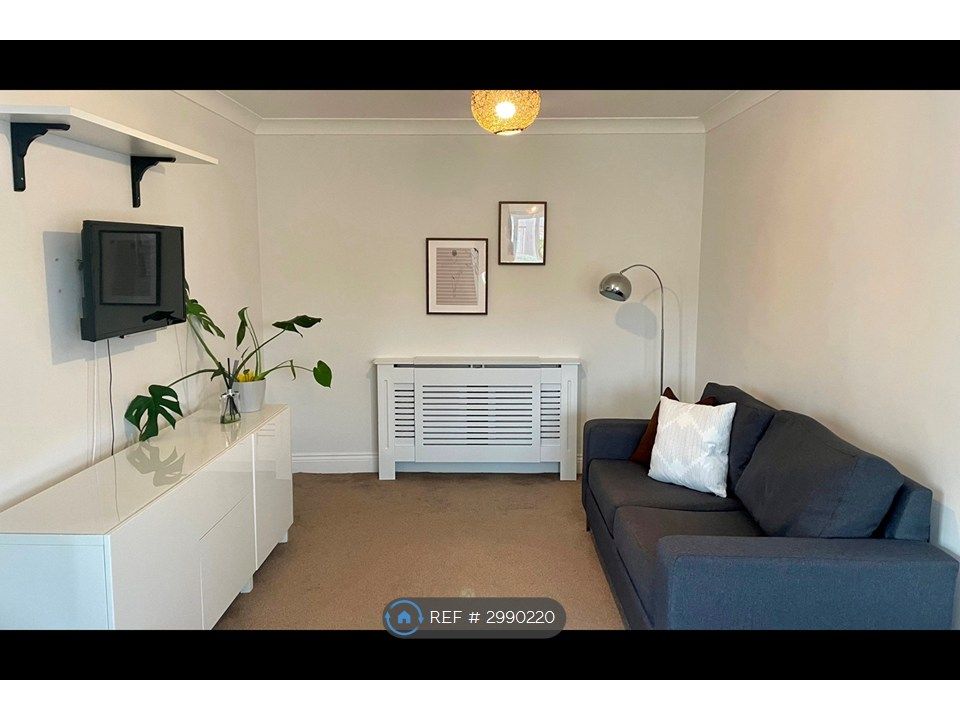 Property photo 2 of 10 Lounge/Dining Room