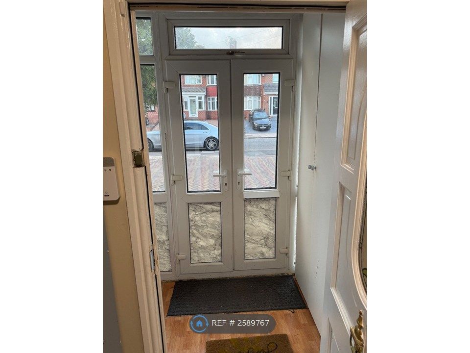 Property photo 3 of 29 Entrance Porch