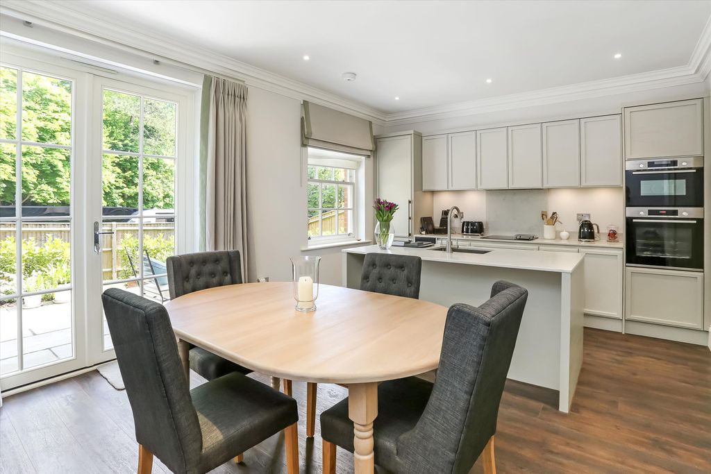 Property photo 3 of 14 Image